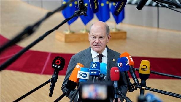 Scholz: Regierungswechsel in Russland nicht unser Ziel „Wir haben uns als Staaten verpflichtet, dass wir auch zukünftig der Ukraine etwas schulden, was ihre Sicherheit betrifft“: Olaf Scholz.