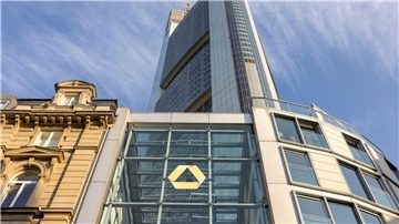 „Wir sind mit viel Schwung ins Jahr gestartet und knüpfen damit nahtlos an das starke Vorjahr an“, bilanziert der Commerzbank-Vorstandsvorsitzende Manfred Knof.