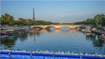 Wird die Seine tatsächlich sauber genug zum Schwimmen sein oder nicht - in Paris ist dies vor den Olympischen Spielen im Sommer eine vieldiskutierte Frage. Der Ehrgeiz der Organisatoren ist es, Wettkämpfe in dem Fluss im Herzen der Stadt abzuhalten.