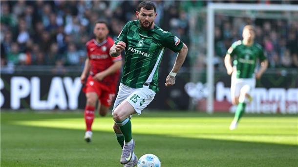 Trotz Wechsel-Überraschung: Werder-Coach hält an Burke fest Wird Werder Bremen verlassen: Stürmer Oliver Burke.