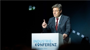Wirtschaftsminister Robert Habeck kämpft um einen Industriestrompreis.