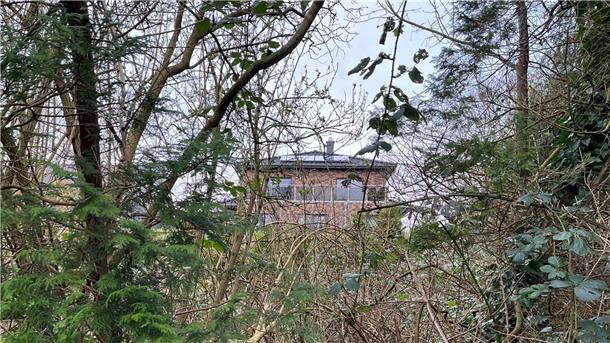 Haus in der Tarnowitzer Straße vom Wald im Schierholzgebiet aus 