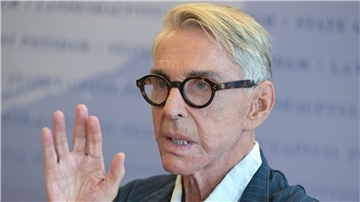 Wolfgang Joop zeigt im nächsten Jahr sein Lebenswerk in Potsdam.