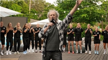 Wolfgang Petry macht Stimmung in Herzogenaurach.