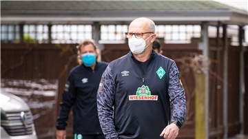 Wolfgang Rolff (links) begleitet Thomas Schaaf als Co-Trainer auf dessen Rettungsmission bei Werder Bremen.