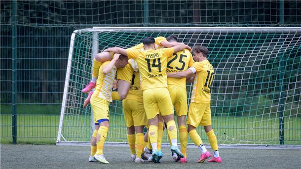 Wollen gegen SVGO Bremen möglichst viele Treffer bejubeln: die Landesligafußballer von TuSpo Surheide.