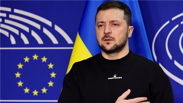 Selenskyj beschwört in Brüssel Gemeinschaft mit der EU Wolodymyr Selenskyj, Präsident der Ukraine, trifft zu einem EU-Gipfel im Gebäude des Europäischen Rates ein.