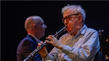 Woody Allen an der Klarinette 2023 beim  Barcelona Jazz Festival.