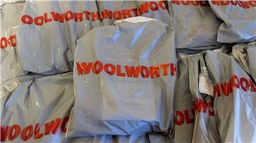 Woolworth kommt nach Brake. Und kehrt damit an einen Standort zurück, an dem das Unternehmen beziehungsweise der Vorgänger der heutigen Firma, bereits einmal vertreten war. Voraussichtlich am 15. September wird das Kaufhaus öffnen.
