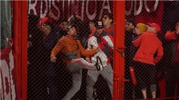 Wütende Fans: Bei der Copa Sudamericana kam es zu Auseinandersetzungen.