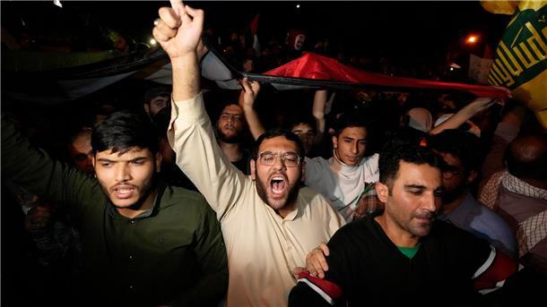 Wütende Proteste in Teheran.