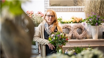 Wunderschöne Frühlingssträuße und wenig Abnehmer: Linda Personius, Inhaberin des Blumenfachgeschäfts „Sonnenblume“ in Geestemünde, hofft, dass sie wenigstens im März wieder öffnen darf.