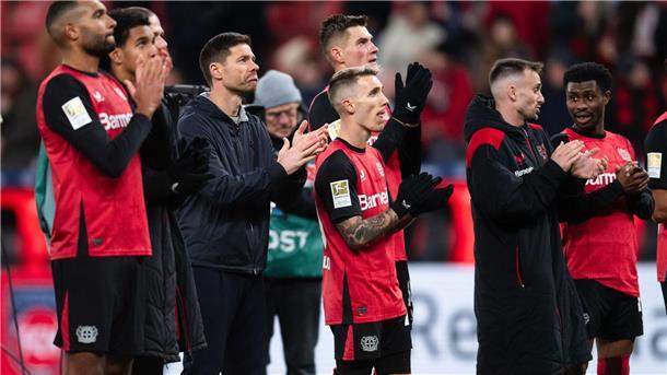Alonso hofft trotz Personalnot auf direkte Qualifikation Xabi Alonso: Erst drei Punkte, dann Geburtstag