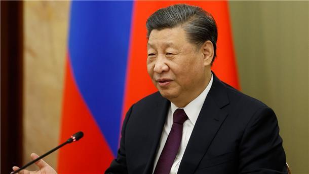Xi Jinping beendet Staatsbesuch in Moskau Xi sagte, es entspreche der „historischen Logik“, dass er für seinen ersten Besuch nach der Wiederwahl Russland gewählt habe, weil beide „strategische Partner“ seien.