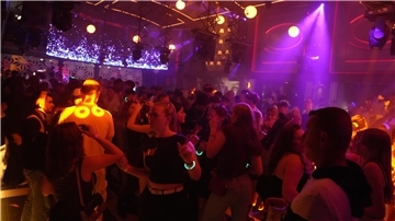 XXL-Flirtparty in Janssens Tanzpalast in Lüdingwort: Da ist gute Laune und viel ...