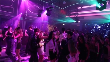 XXL-Flirtparty in Janssens Tanzpalast in Lüdingwort: Da ist gute Laune und viel ...