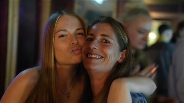 XXL-Flirtparty in Janssens Tanzpalast in Lüdingwort: Da ist gute Laune und viel ...