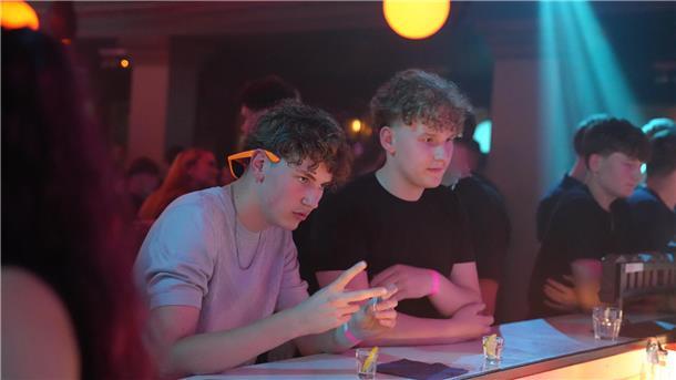XXL-Flirtparty in Janssens Tanzpalast in Lüdingwort: Da ist gute Laune und viel ...