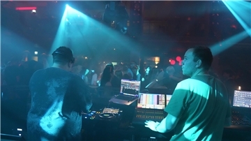 XXL-Flirtparty in Janssens Tanzpalast in Lüdingwort: Da ist gute Laune und viel ...