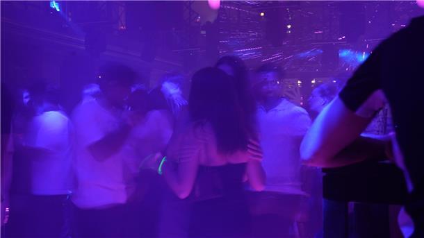 XXL-Flirtparty in Janssens Tanzpalast in Lüdingwort: Da ist gute Laune und viel ...