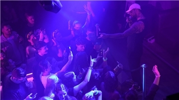 XXL-Flirtparty in Janssens Tanzpalast in Lüdingwort: Da ist gute Laune und viel ...