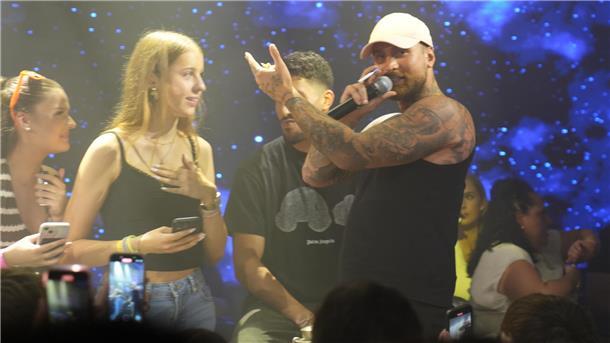 XXL-Flirtparty in Janssens Tanzpalast in Lüdingwort: Da ist gute Laune und viel ...