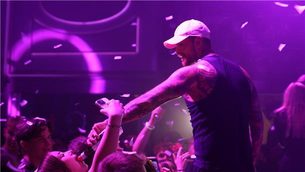 XXL-Flirtparty in Janssens Tanzpalast in Lüdingwort: Da ist gute Laune und viel ...