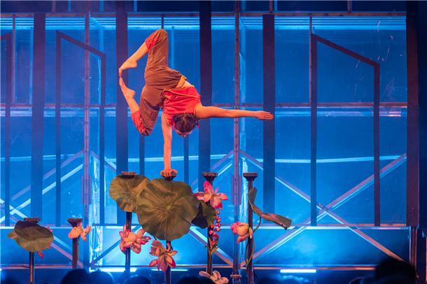 Yaoyao Guo aus China zeigte eine beeindruckende Handstandnummer.