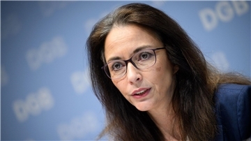 Yasmin Fahimi fordert, dass auch Beamte, Selbstständige und Politiker in die Rentenversicherung einzahlen müssen.