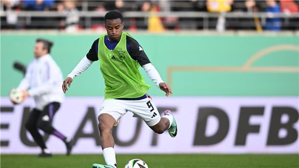 Moukoko mit Doppelpack bei 8:0-Sieg von Nizza Youssoufa Moukoko hat beim 8:0 von OGC Nizza gegen AS St.-Étienne zwei Treffer erzielt.