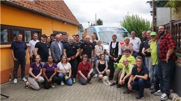 Zahlreiche Unternehmen aus der Region beteiligten sich am Sponsoring des neuen "Eulennest"-Busses.