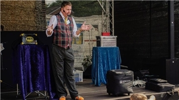Zauberei und vieles mehr: Beim Vörder Seefest gibt es jede Menge Attraktionen für ein junges Publikum.