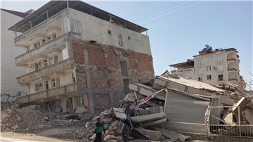 Zerstörte Häuser im türkischen Ort Kirikhan nahe der syrischen Grenze.