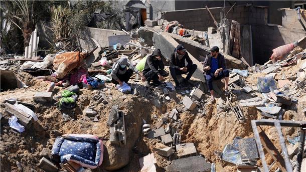 Deutschland will sich an Gaza-Hilfskorridor beteiligen Zerstörung im Gazastreifen: Laut der von der Hamas kontrollierten Gesundheitsbehörde wurden seit Kriegsbeginn mehr als 30.000 Menschen getötet.