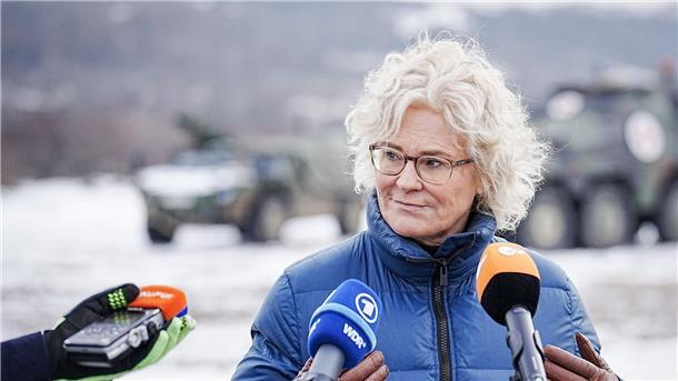 Sprecher: Kanzler arbeitet vertrauensvoll mit Lambrecht Zieht immer wieder Kritik auf sich: Christine Lambrecht.