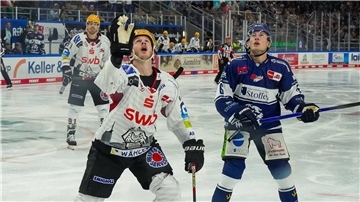 Ziga Jeglic und die Fischtown Pinguins (links) und auch die Straubing Tigers haben den Blick nach oben gerichtet. Mit beiden Teams stehen aktuell neben Berlin Außenseiter an der Tabellenspitze.