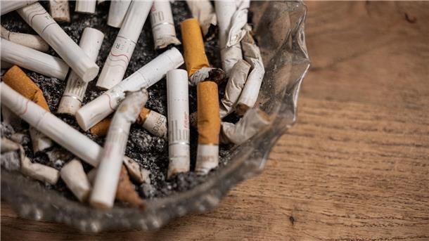 Kommission: EU plant kein Verbot von Filterzigaretten Zigarettenrauchen kann Krebs und andere Krankheiten hervorrufen. (Symbolbild)