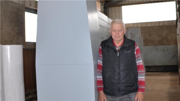 Warum es bei den Reitertagen in Elmlohe kein Mächtigkeitsspringen mehr geben wird Zimmermann Dietrich Brünjes aus Alfstedt hat 2019 nach dem Feuer auf dem Turnierplatz eine neue Mauer gebaut.