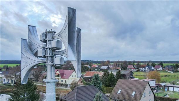 Zu den verschiedenen Kanälen, über die heute die Warnung abgesetzt wird, zählen Warn-Apps wie Nina oder Katwarn, Mitteilungen in Radio und Fernsehen, Sirenen, Informationstafeln in Städten sowie Warnungen auf den Bahnsteigen und in den Zügen der Deutschen Bahn.