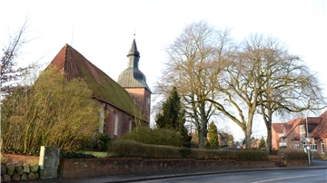 St. Marienkirche in Loxstedt von der Rückseite fotografiert
