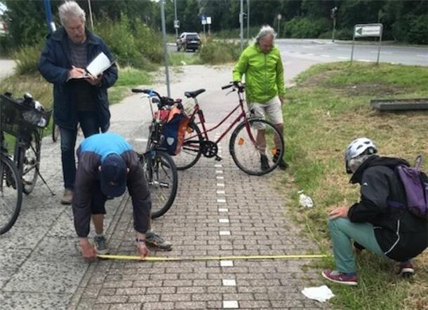 Messung der Breite eines Fahrradweges