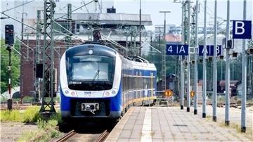 Züge der Linie RS 2 wie hier in Bremerhaven-Lehe sind am Wochenende vom 14. bis 16. Juni teilweise durch Busse ersetzt – Fahrgäste müssen mit geänderten Verbindungen rechnen.