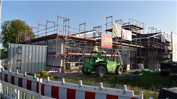 Zügig vorangeschritten ist nach dem Umbau des Feuerwehrhauses in Rodenkirchen inzwischen auch der Anbau.