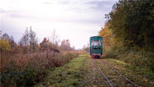 Zugpferd des Moorinformationszentrums in Wanna-Ahlenfalkenberg ist die Moorbahn. Rund 12.000 Fahrgäste gingen im vergangenen Jahr an Bord.