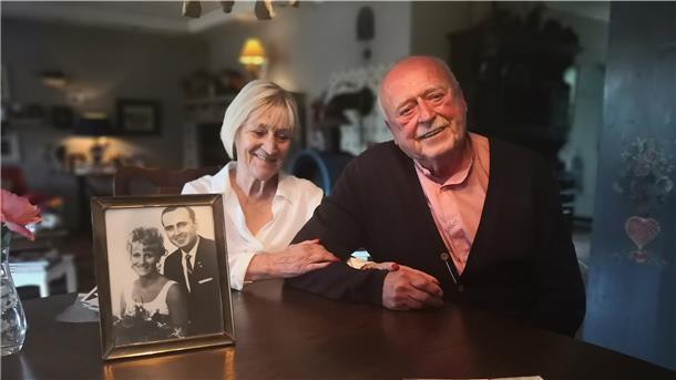 Zuhause ist heute das Heim in Sievern, Heimat ist dort, wo die Familie ist, sagt Porträtgeber Edward Mazurkiewicz, im Bild mit seiner Frau Waltraud.