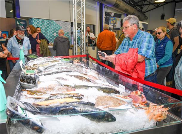 Zum 35. Mal findet im Schaufenster Fischereihafen die Fischparty statt. Neu in d...