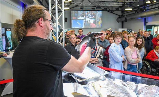 Zum 35. Mal findet im Schaufenster Fischereihafen die Fischparty statt. Patrick ...