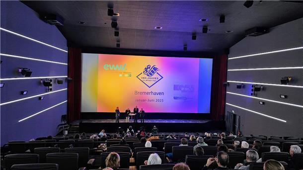 Kino Menschen sitzen