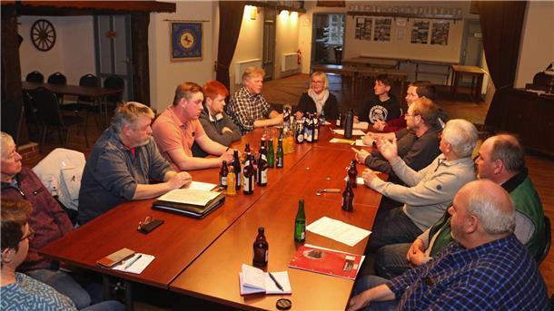 Zum ersten Runden Tisch trafen sich die Uthleder Vereinsvertreter im Heimathaus, um die aktuellen und geplanten Aktivitäten im Dorf zu besprechen.
