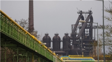 Zum Jahresende 2023 sind die Aufträge in der deutschen Industrie gestiegen. (Symbolbild/Archivbild)